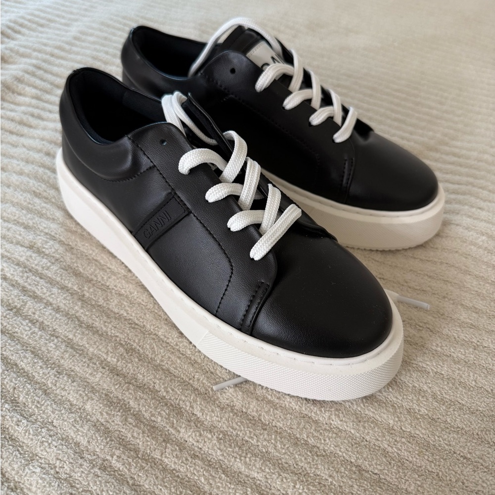 GANNI SPORTY MIX SNEAKERS 38 BLACK & WHITE $255 RETAIL